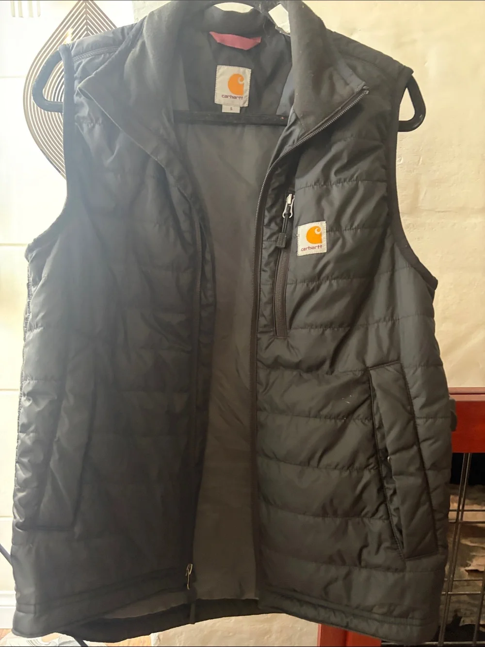 Carhartt Black Quilted Puffer Vest with Chest Pocket - Picture 5 of 5
